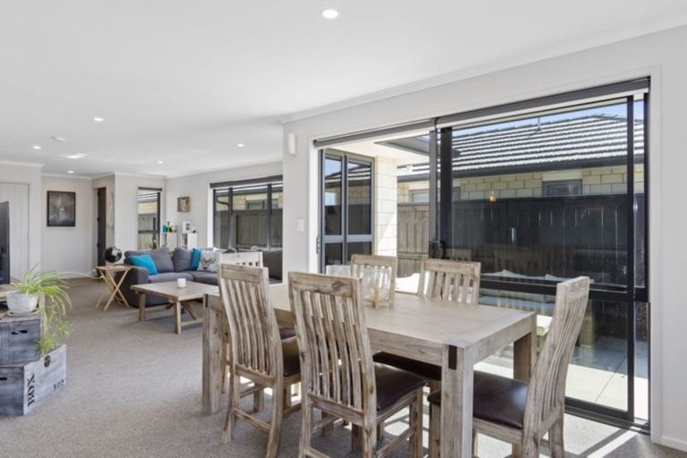 Photo of property in 15 Ponga Place, Papamoa Beach, Papamoa, 3118