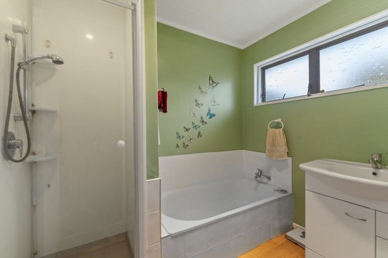 Photo of property in 11 Waimarie Avenue, Paraparaumu, 5032