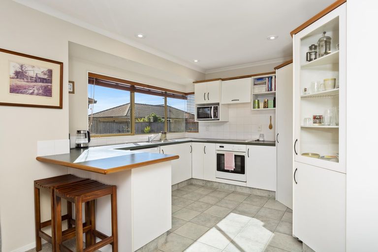 Photo of property in 1 Peregrine Place, Welcome Bay, Tauranga, 3112