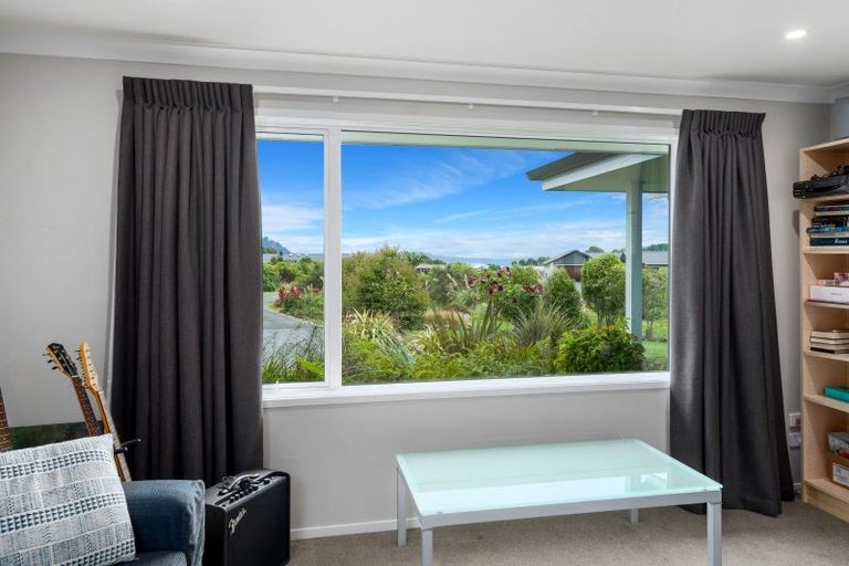 Photo of property in 26 Lacebark Drive, Kinloch, Taupo, 3377