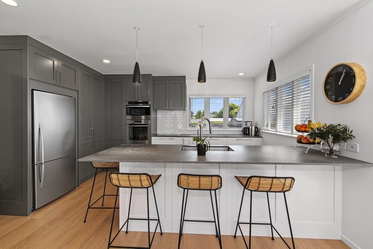 Photo of property in 56 Norwood Road, Bayswater, Auckland, 0622