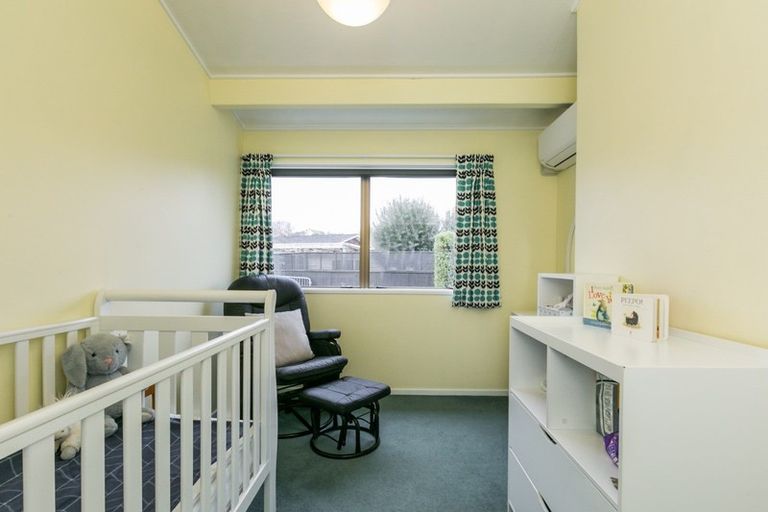 Photo of property in 27 James Cook Street, Havelock North, 4130