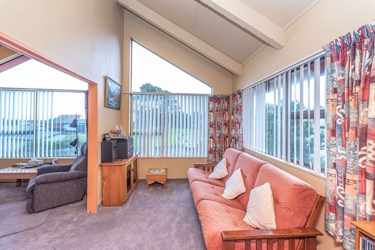Photo of property in 24 Parkdale Drive, Aramoho, Whanganui, 4500