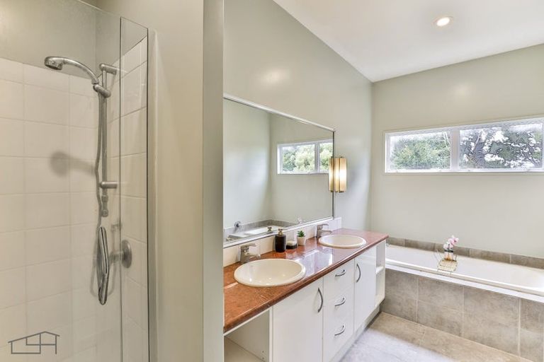 Photo of property in 212 Carter Road, Oratia, Auckland, 0604