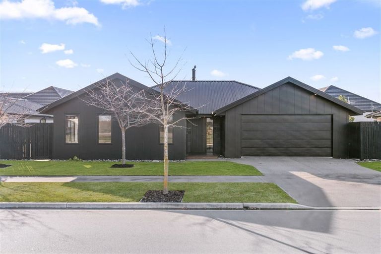 Photo of property in 25 Katrine Drive, Marshland, Christchurch, 8083