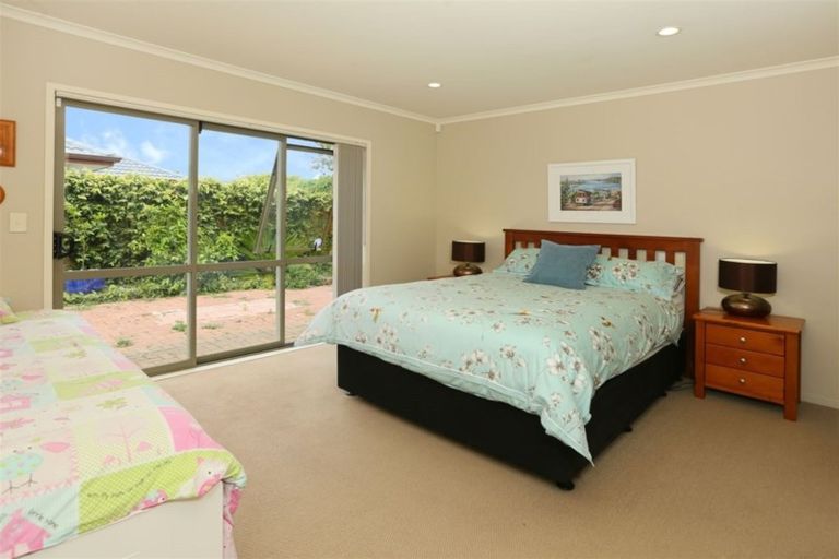 Photo of property in 5 Lantern Court, Henderson, Auckland, 0612