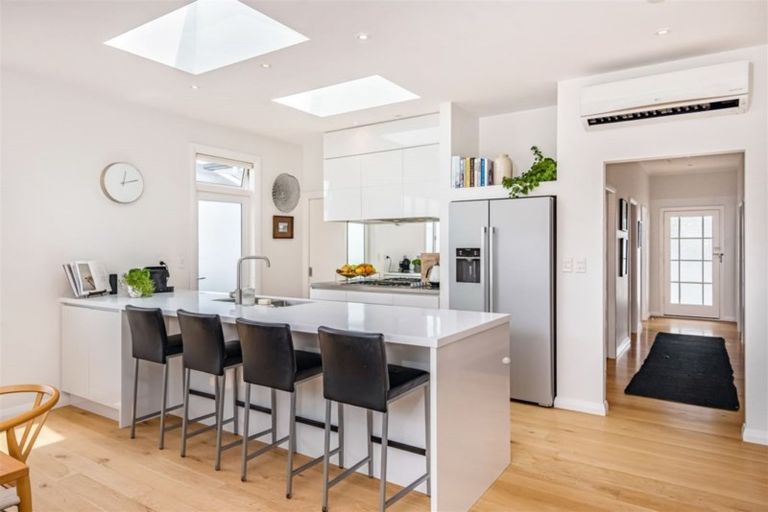 Photo of property in 17 Egremont Street, Belmont, Auckland, 0622