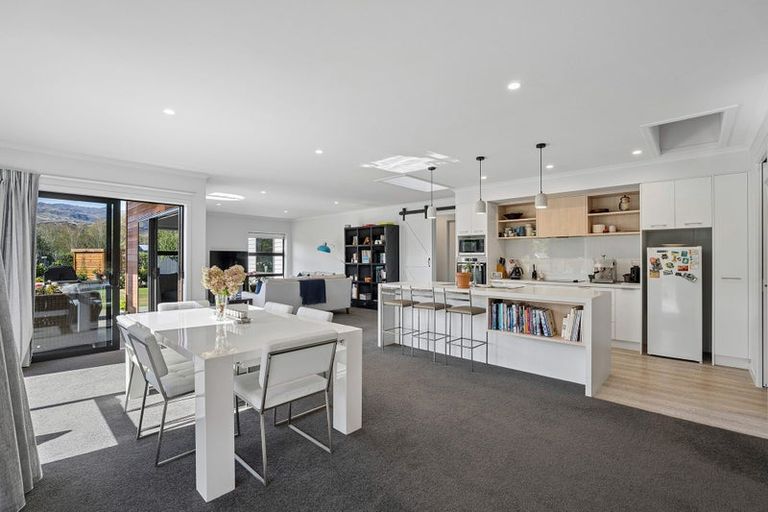 Photo of property in 54 Stratford Drive, Mount Pisa, Cromwell, 9383