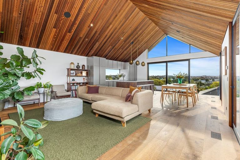 Photo of property in 50 Tiri Road, Manly, Whangaparaoa, 0930