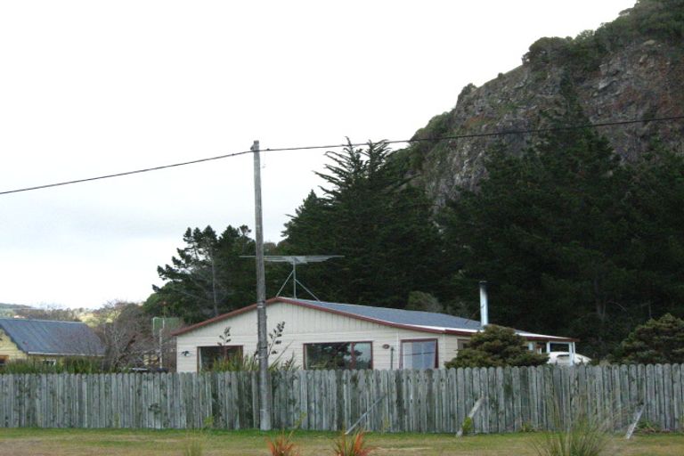 Photo of property in 8 Beach Road, Long Beach, Port Chalmers, 9081