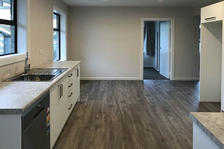 Photo of property in 47 Liverton Crescent, Bishopdale, Christchurch, 8053