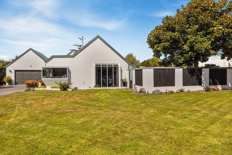 Photo of property in 70 Regency Crescent, Redwood, Christchurch, 8051