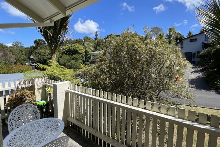 Photo of property in 4 Wyvern Place, Glenfield, Auckland, 0629