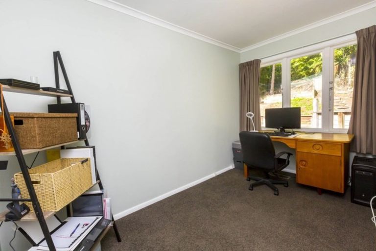 Photo of property in 74 Elmslie Road, Pinehaven, Upper Hutt, 5019