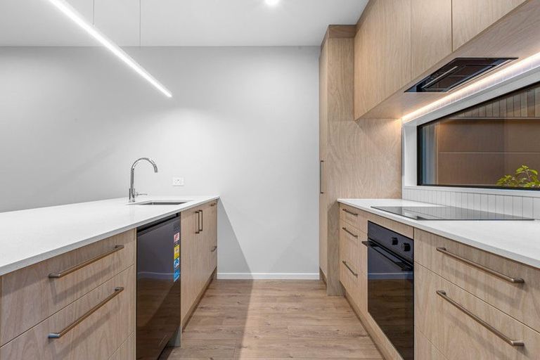 Photo of property in 2/76 Caledonian Road, St Albans, Christchurch, 8014