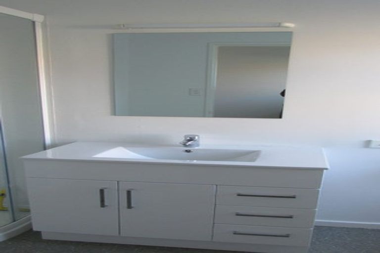 Photo of property in 17 Downing Place, Welcome Bay, Tauranga, 3112