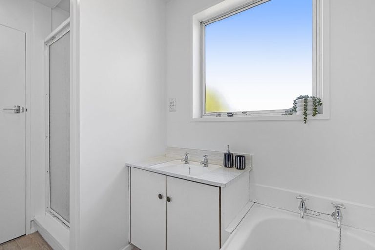 Photo of property in 2/18a Prossers Road, Saint Martins, Christchurch, 8022