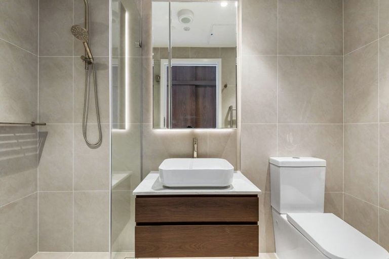 Photo of property in 2/219 Lake Road, Belmont, Auckland, 0622
