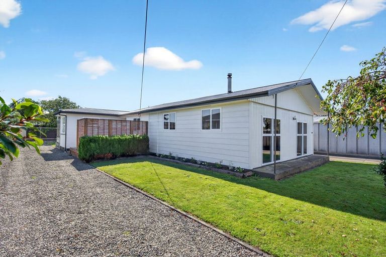 Photo of property in 2 Philip Street, Carterton, 5713