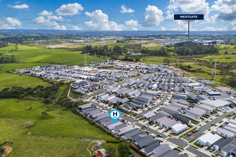 Photo of property in 30 Morus Road, Massey, Auckland, 0614