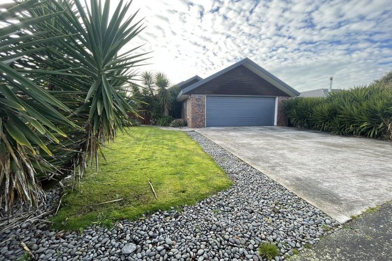 Photo of property in 25 Broadhaven Avenue, Parklands, Christchurch, 8083