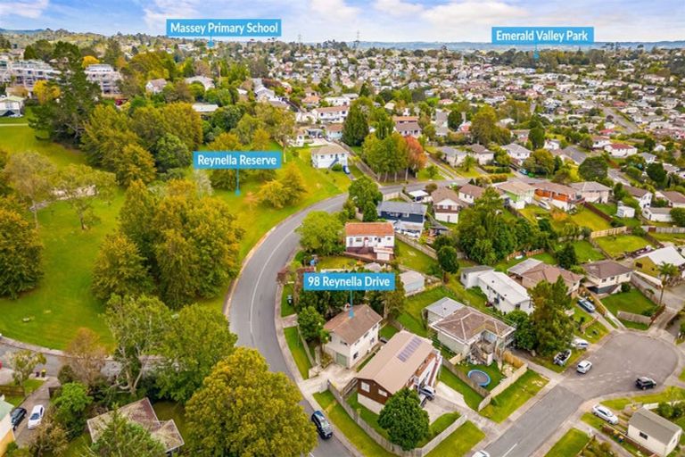 Photo of property in 98 Reynella Drive, Massey, Auckland, 0614
