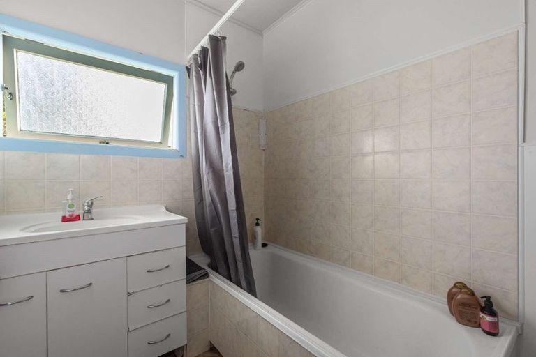 Photo of property in 8 Howden Street, Waiuku, 2123