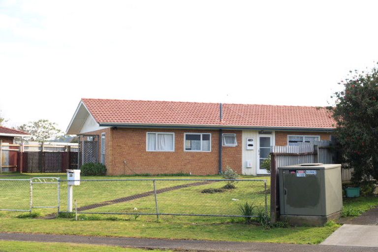 Photo of property in 21 Calthorp Close, Favona, Auckland, 2024
