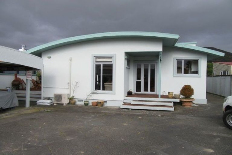 Photo of property in 8 Fergusson Street, Waterloo, Lower Hutt, 5011