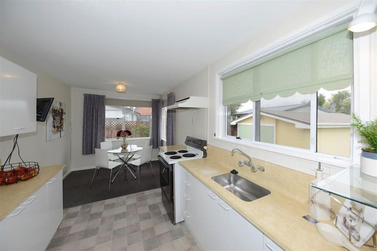 Photo of property in 20 Rowcliffe Crescent, Avonside, Christchurch, 8061