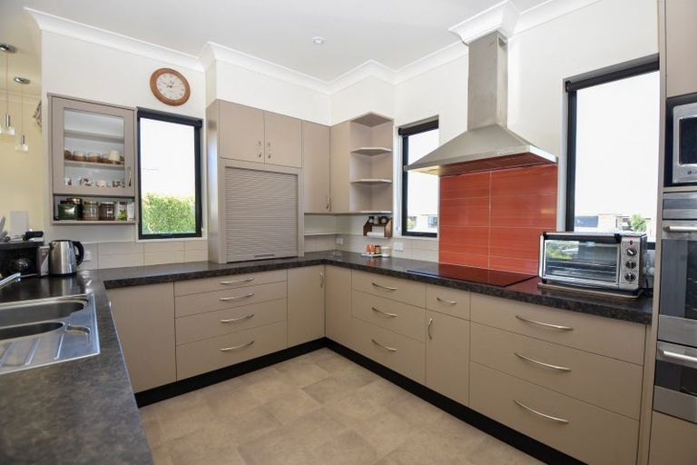 Photo of property in 39 Armstrong Avenue, Carterton, 5713