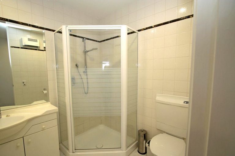 Photo of property in 3/120 Saint Aubyn Street, New Plymouth, 4310