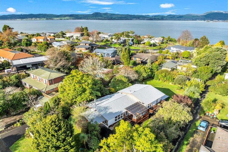 Photo of property in 44 Grand Vue Road, Kawaha Point, Rotorua, 3010