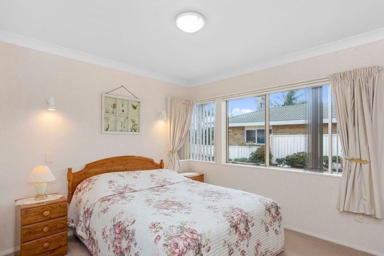 Photo of property in 25 Plateau Heights, Mount Maunganui, 3116