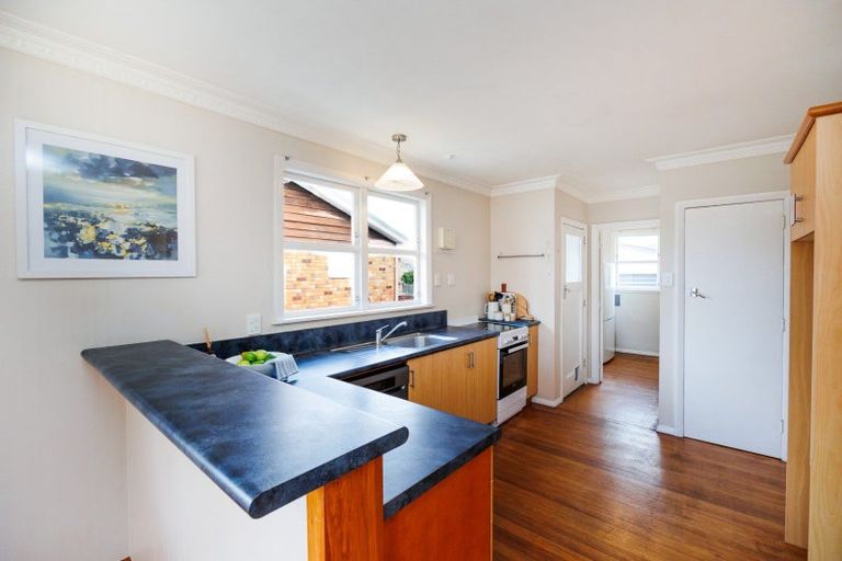 Photo of property in 6 Ruha Street, West End, Palmerston North, 4412
