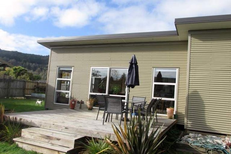 Photo of property in 50 Dick Street, Reefton, 7830