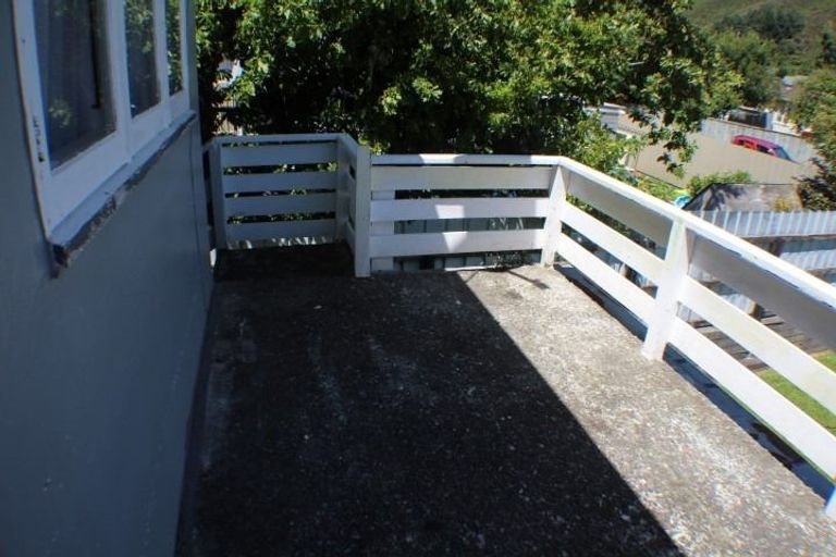Photo of property in 80 Seddon Street, Naenae, Lower Hutt, 5011