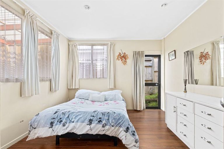 Photo of property in 689 Beach Road, Rothesay Bay, Auckland, 0630