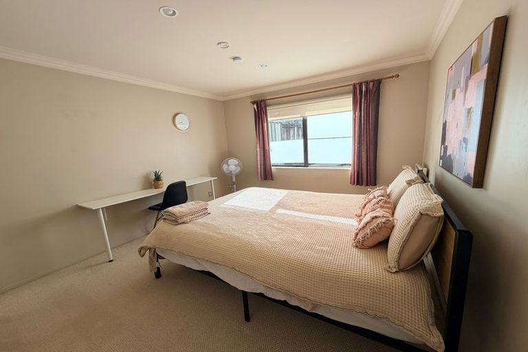 Photo of property in 13 Living Stream Road, Albany Heights, Auckland, 0632