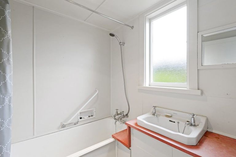 Photo of property in 8 Davison Road, Rotherham, 7379