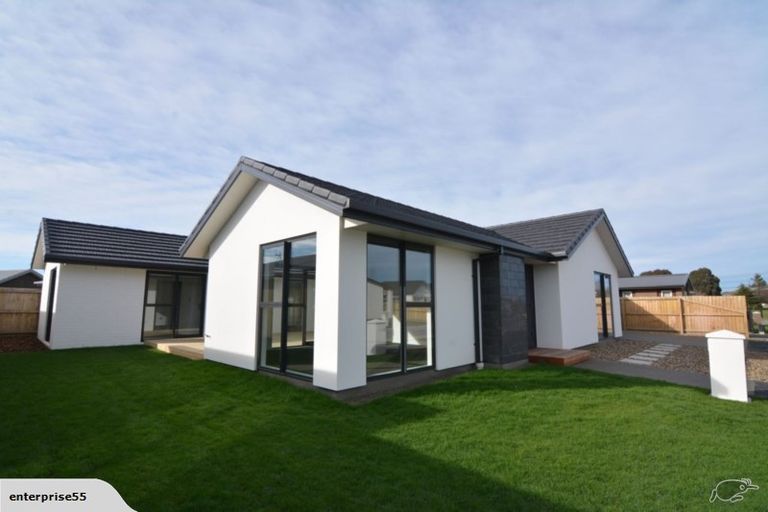 Photo of property in 5 Ciaran Close, Broomfield, Christchurch, 8042