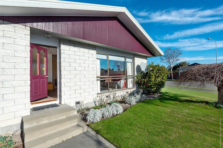 Photo of property in 21 Te Maru Place, Redwood, Christchurch, 8051