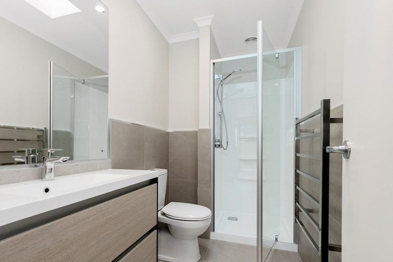 Photo of property in 25 William Wallbank Crescent, Swanson, Auckland, 0614