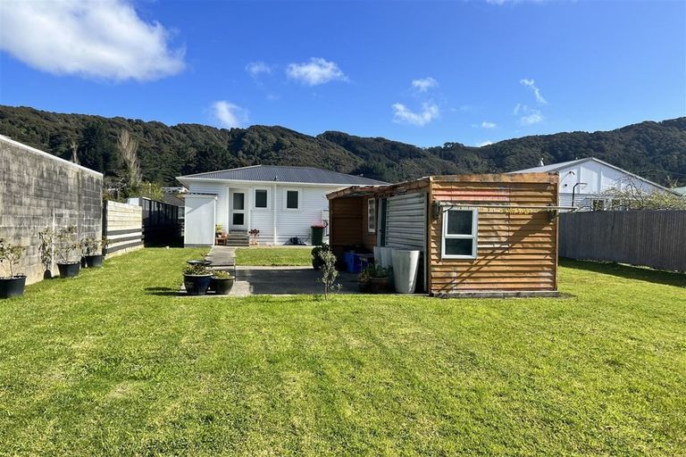 Photo of property in 8 Hay Street, Wainuiomata, Lower Hutt, 5014