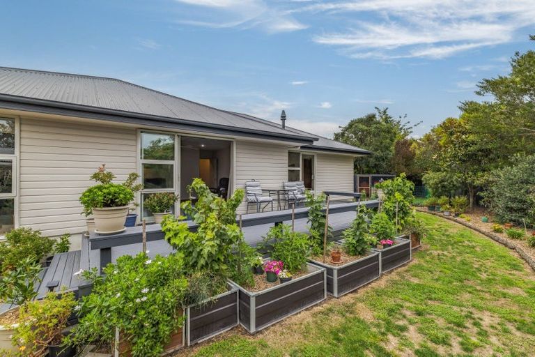Photo of property in 10 Cowper Place, Avondale, Christchurch, 8061