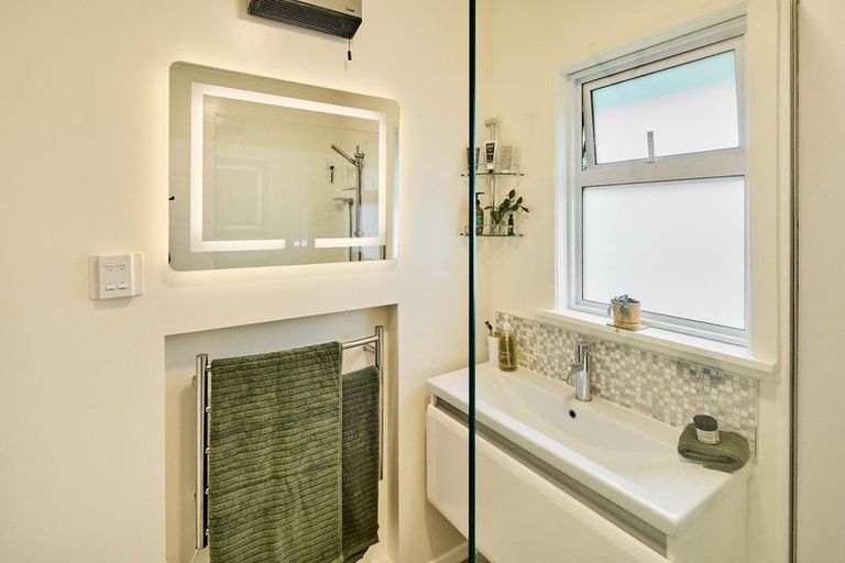 Photo of property in 55 Chester Road, Tawa, Wellington, 5028