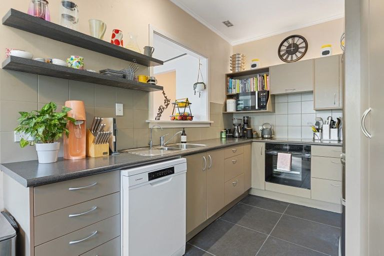 Photo of property in 123 Govett Avenue, Frankleigh Park, New Plymouth, 4310