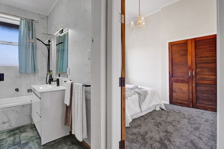 Photo of property in 25 Argyle Street, Hawera, 4610