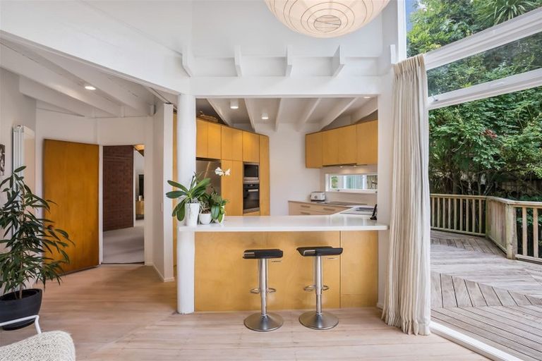 Photo of property in 25 Eastcliffe Road, Castor Bay, Auckland, 0620