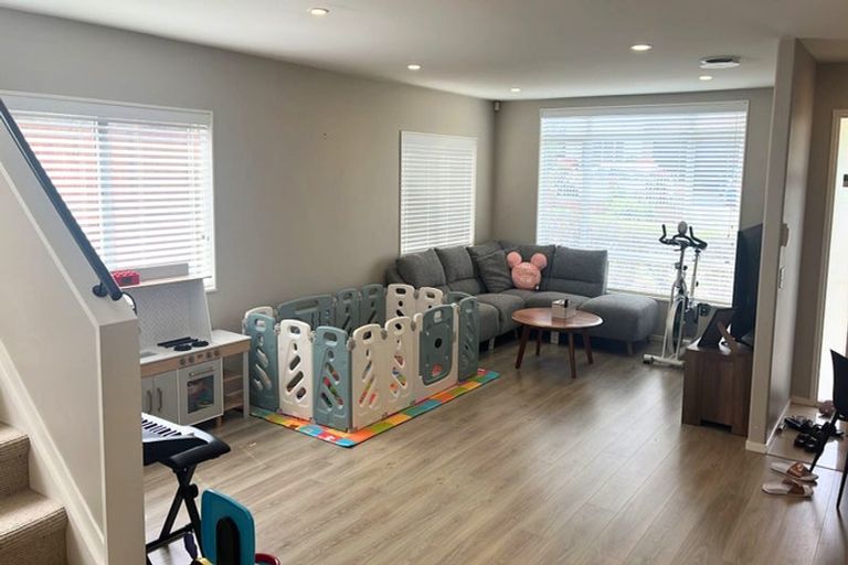 Photo of property in 111 Cyril French Drive, Flat Bush, Auckland, 2016